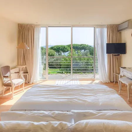 Vila Capilla, Sea View *